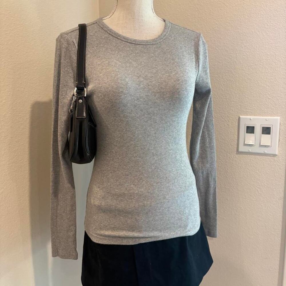 Boden gray long sleeve top. Size small.